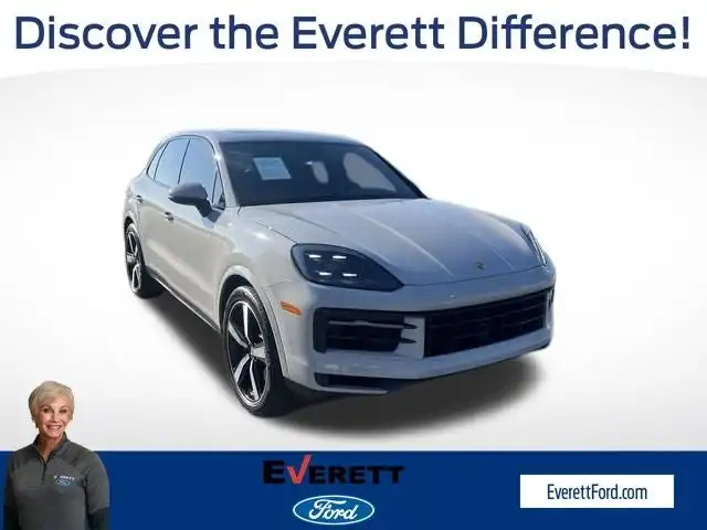 2024 Porsche Cayenne Base's photo