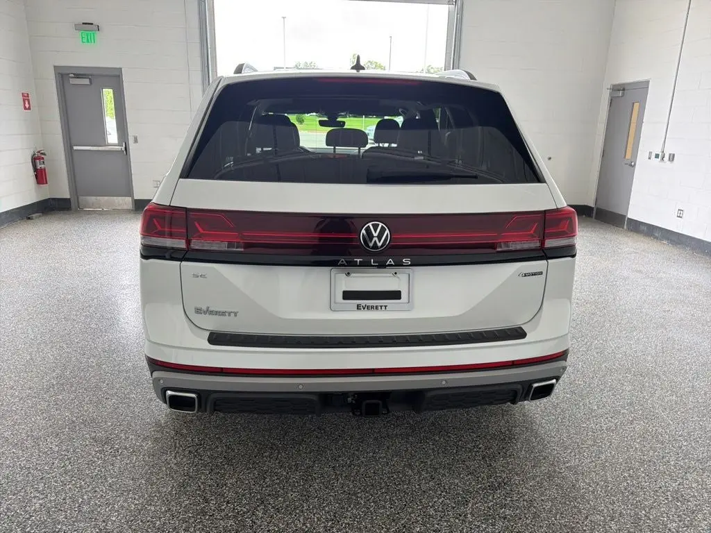 2026 Volkswagen Atlas 2.0T Atlas Peak Edition 4MOTION photo 4