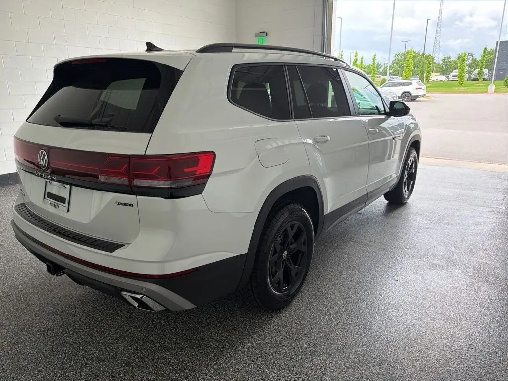 2026 Volkswagen Atlas 2.0T Atlas Peak Edition 4MOTION photo 5