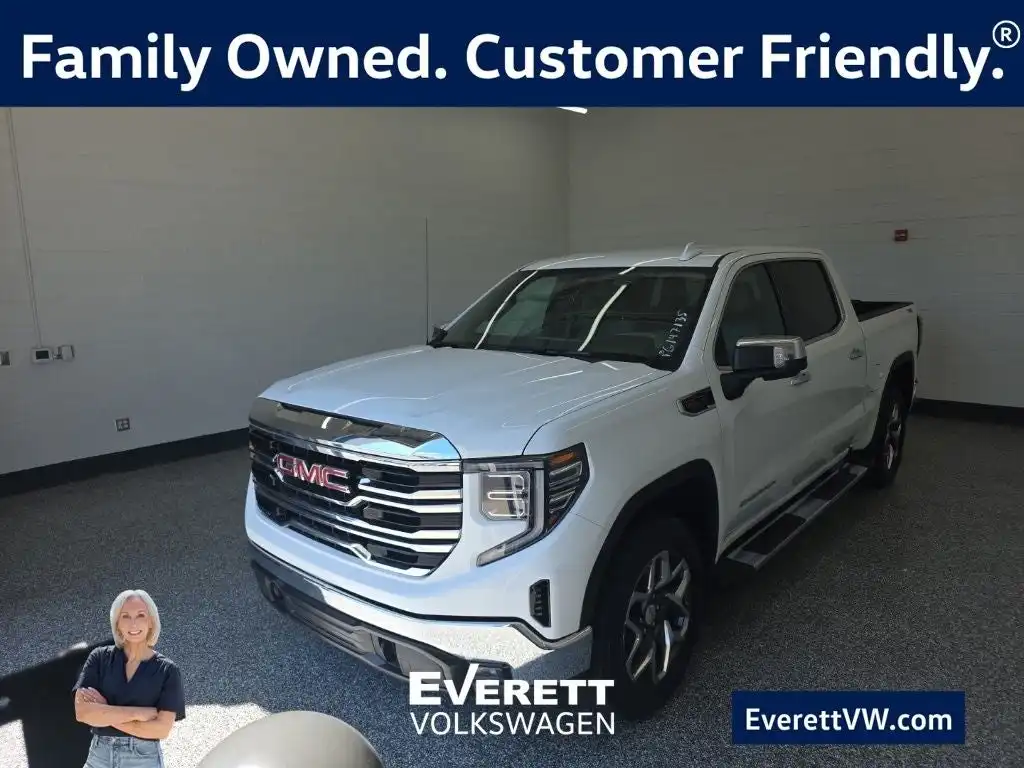 2023 GMC Sierra 4WD Crew Cab Short Box SLT's photo