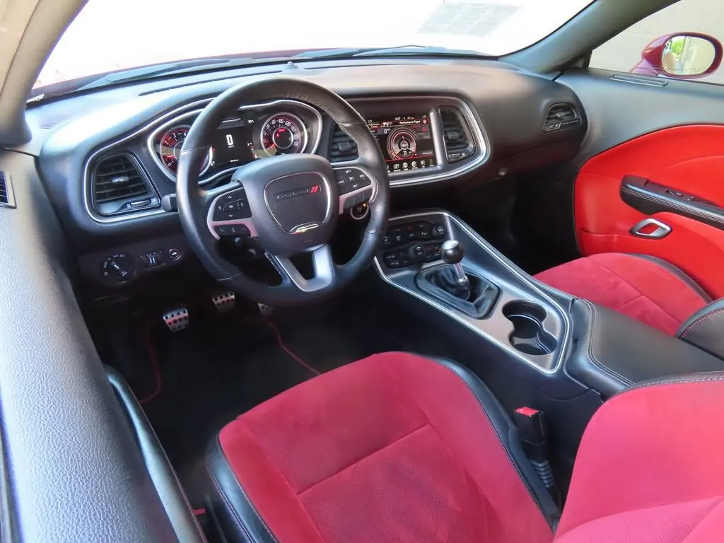 2016 Dodge Challenger Scat Pack photo 4