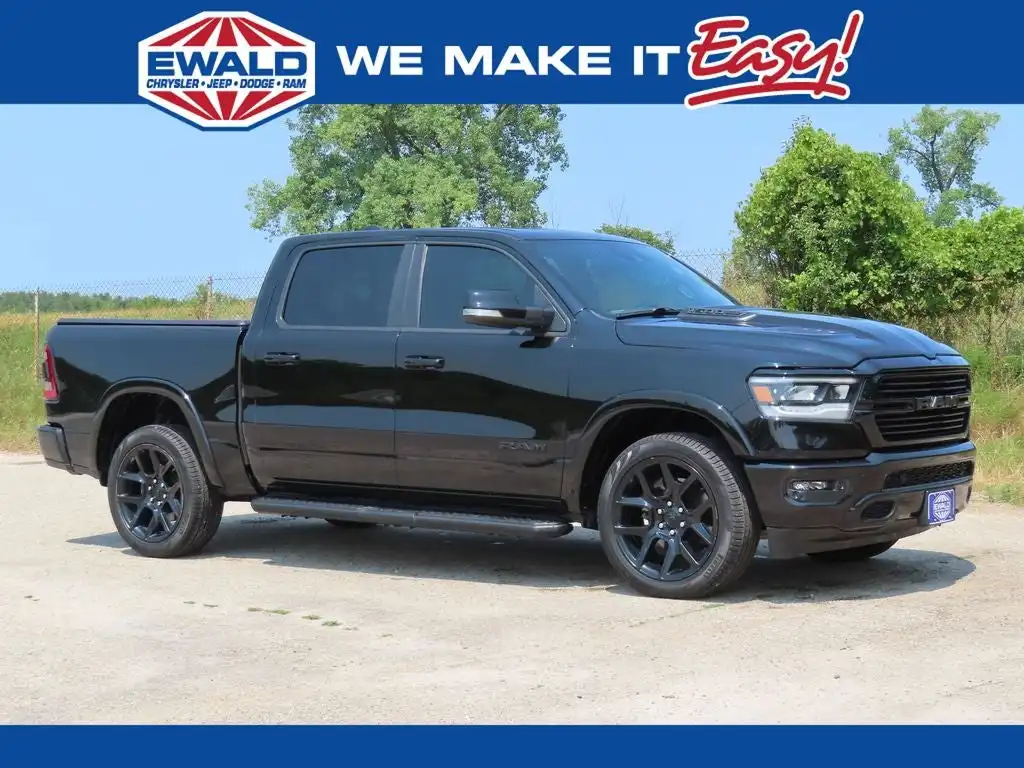 2022 RAM 1500 Laramie 4x4 Crew Cab 5'7's photo