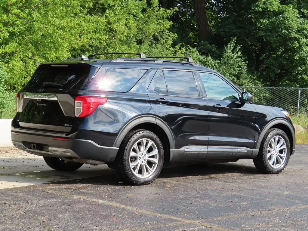 2021 Ford Explorer XLT 4WD photo 3