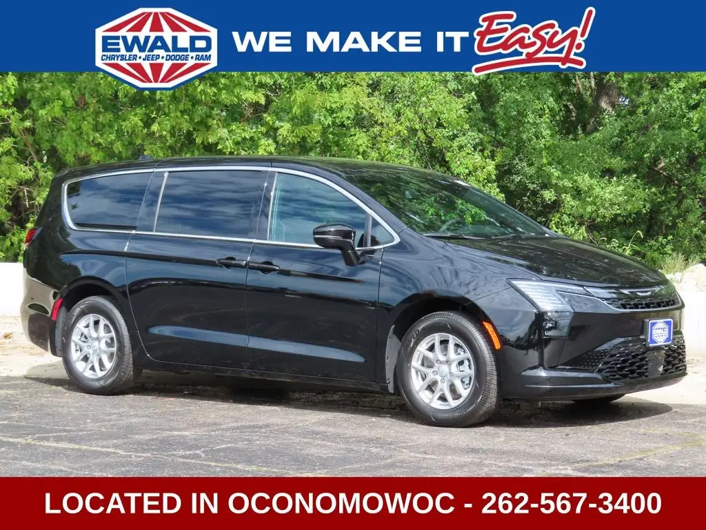 2027 Chrysler Pacifica Select photo 1
