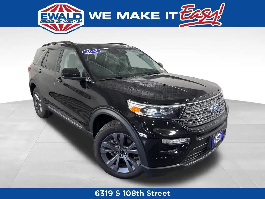 2023 Ford Explorer XLT 4WD's photo