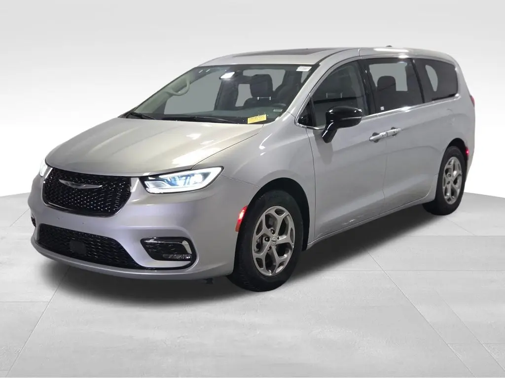 2024 Chrysler Pacifica Limited photo 3
