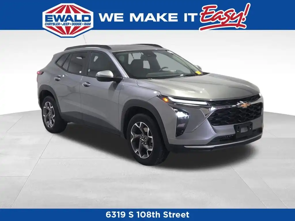 2025 Chevrolet Trax LT's photo