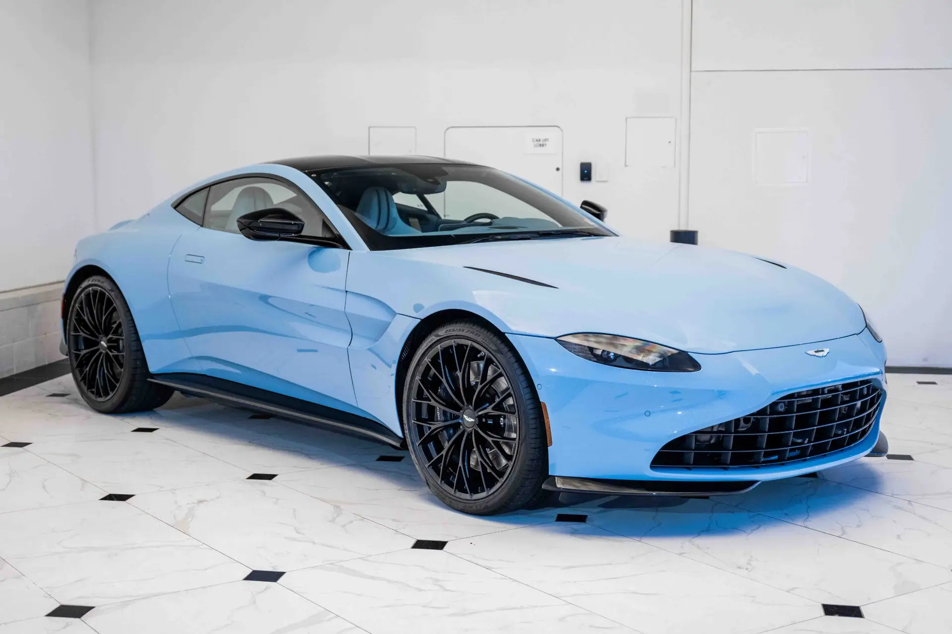 2023 Aston Martin Vantage 4.0 V8 AUTO photo 1