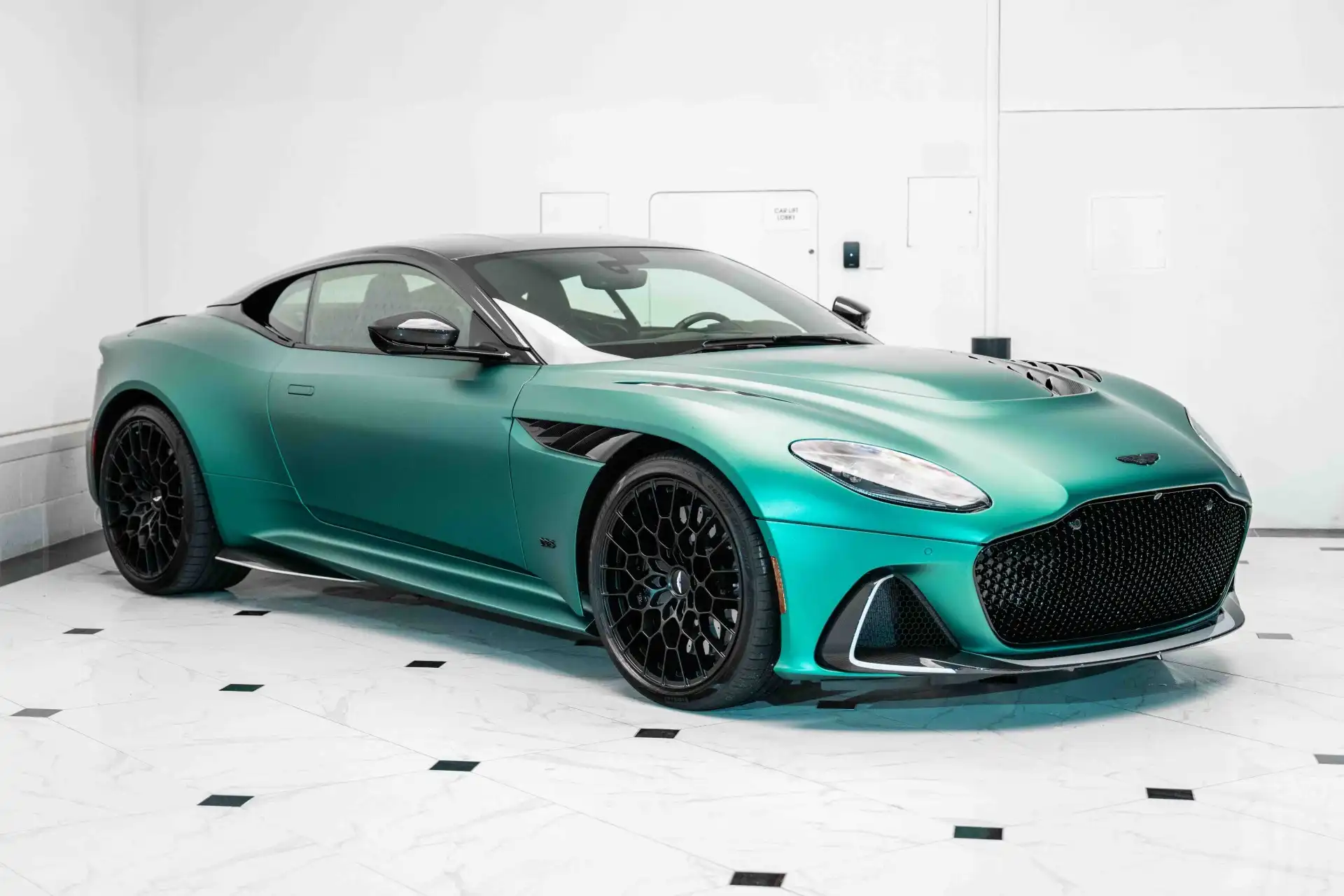 2023 Aston Martin DBS 5.2 V12's photo