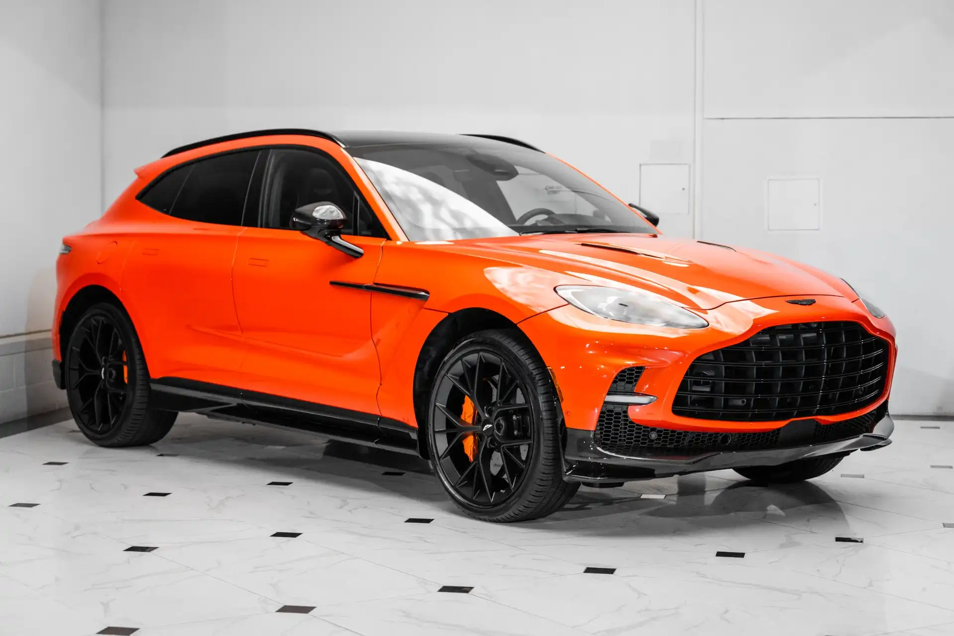 2025 Aston Martin DBX 4.0 V8 707 AWD's photo