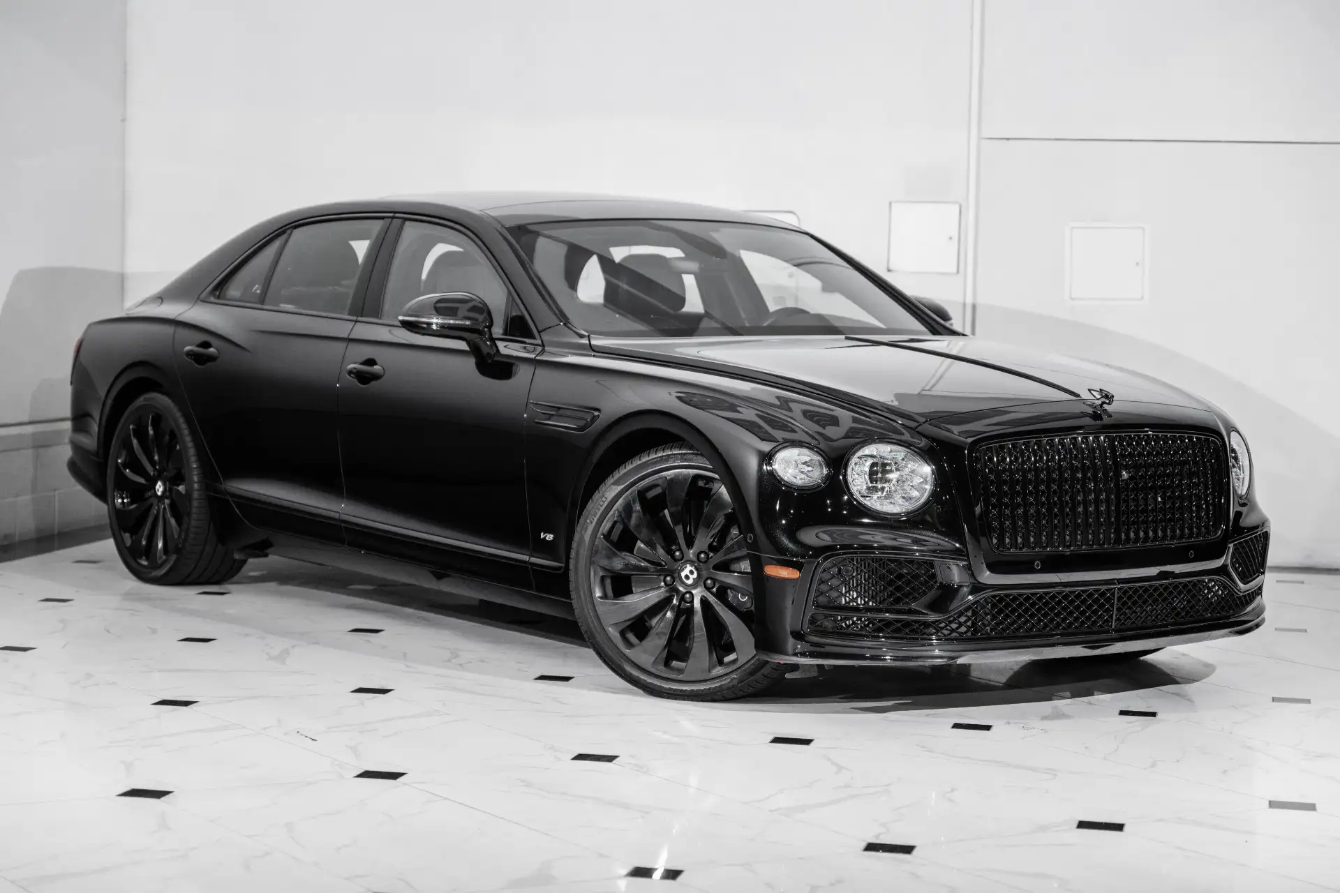 2022 Bentley Flying Spur V8's photo