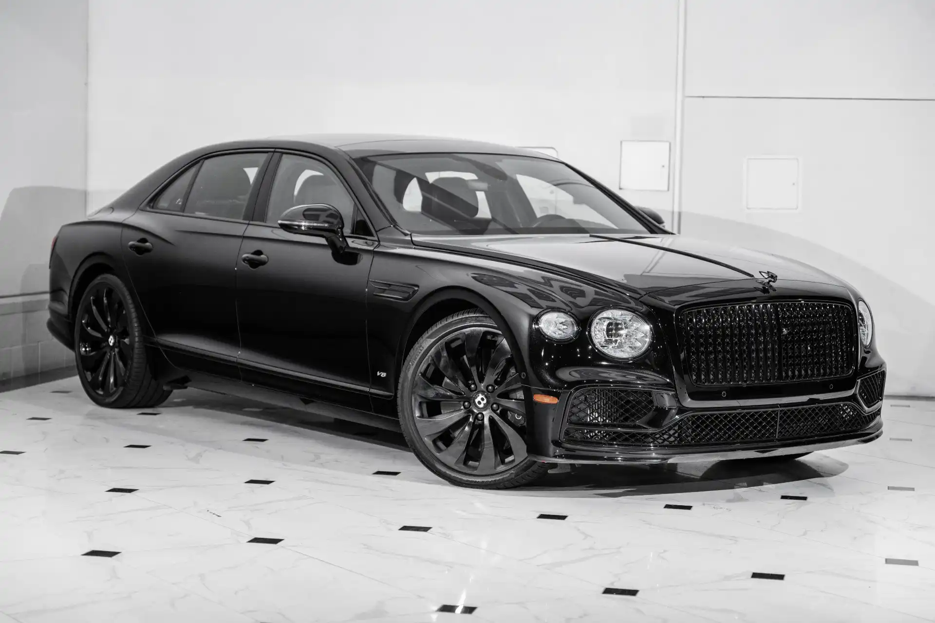 2022 Bentley Flying Spur V8's photo