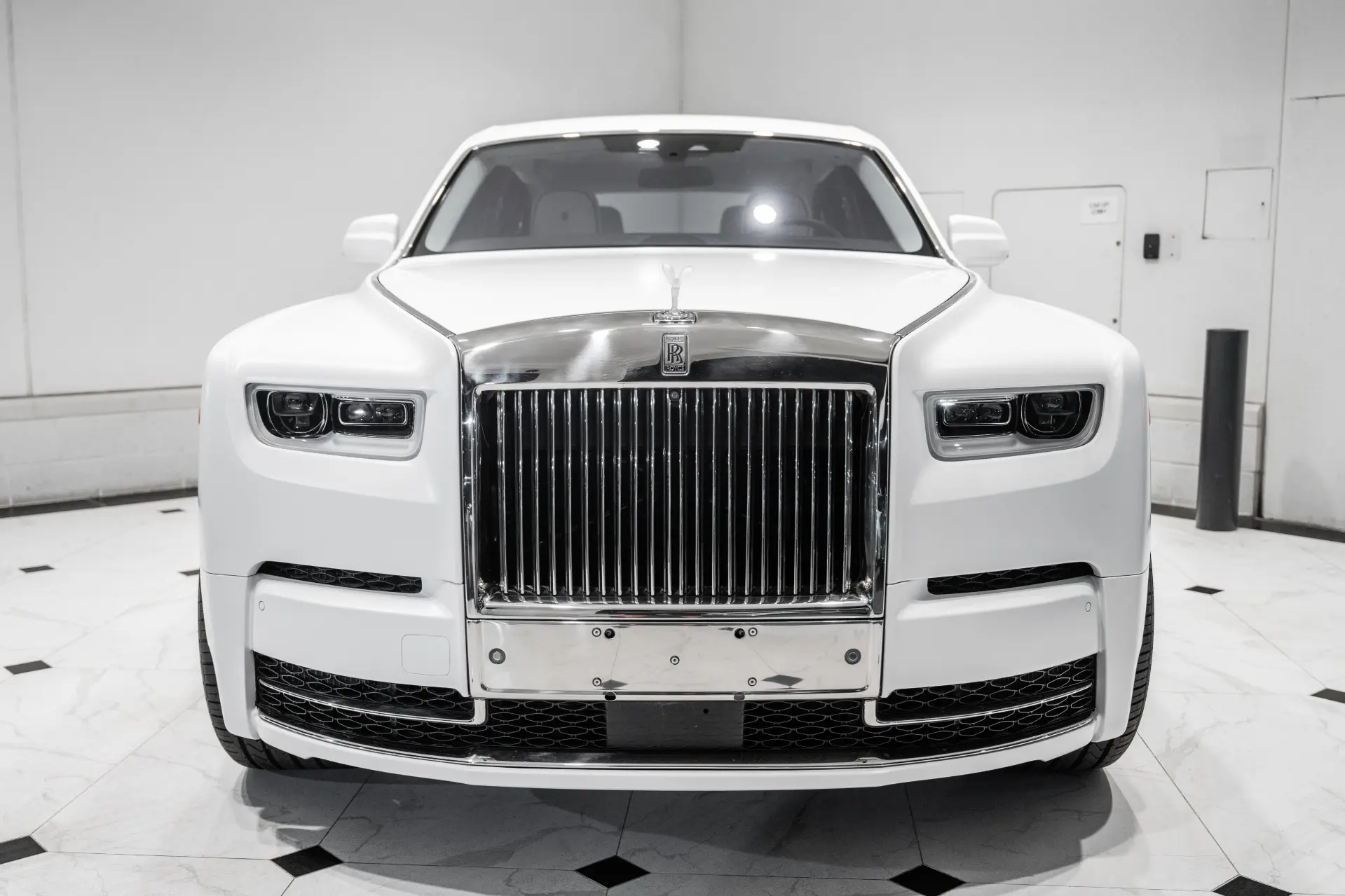 2018 Rolls-Royce Phantom Base photo 4