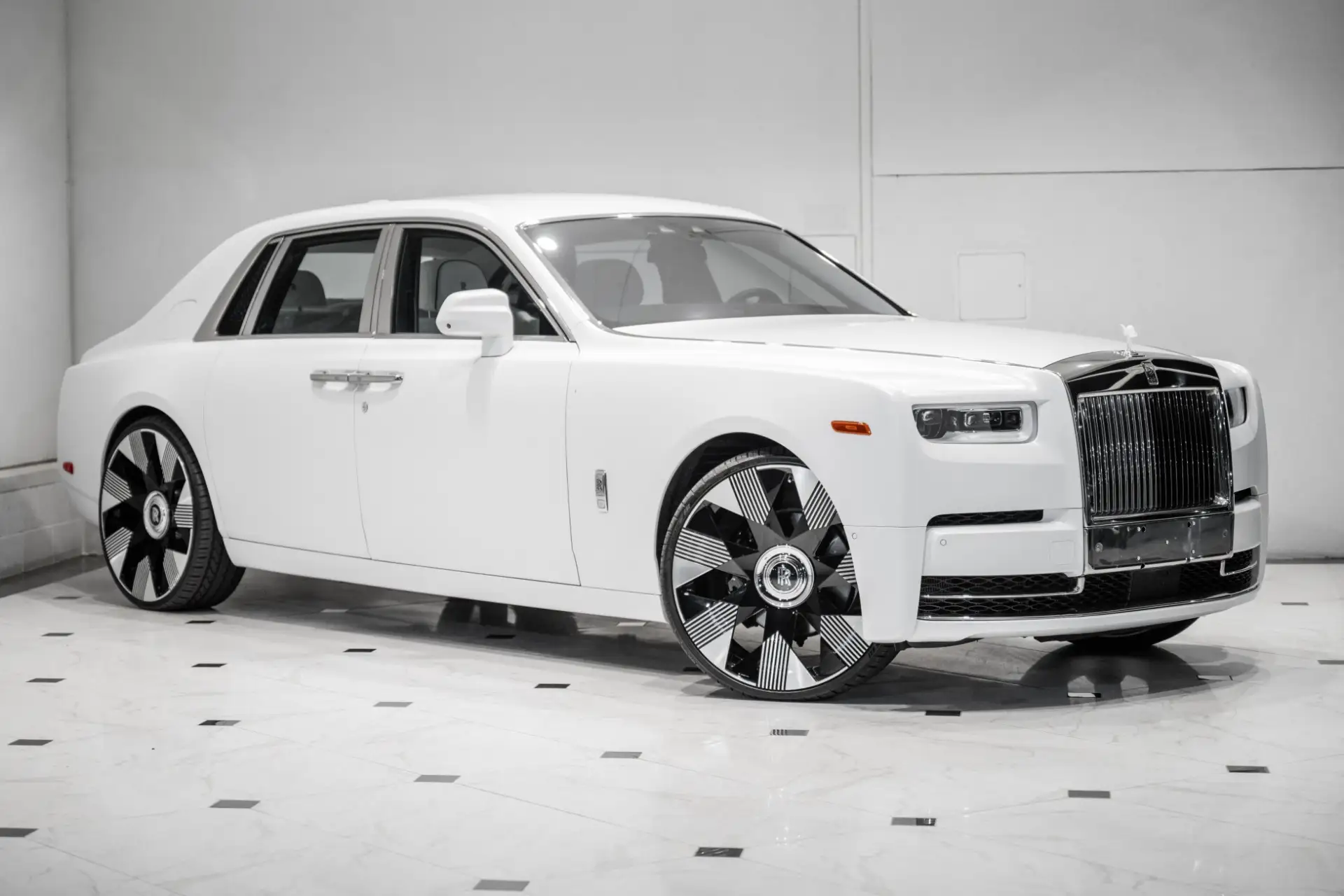 2018 Rolls-Royce Phantom Base photo 1
