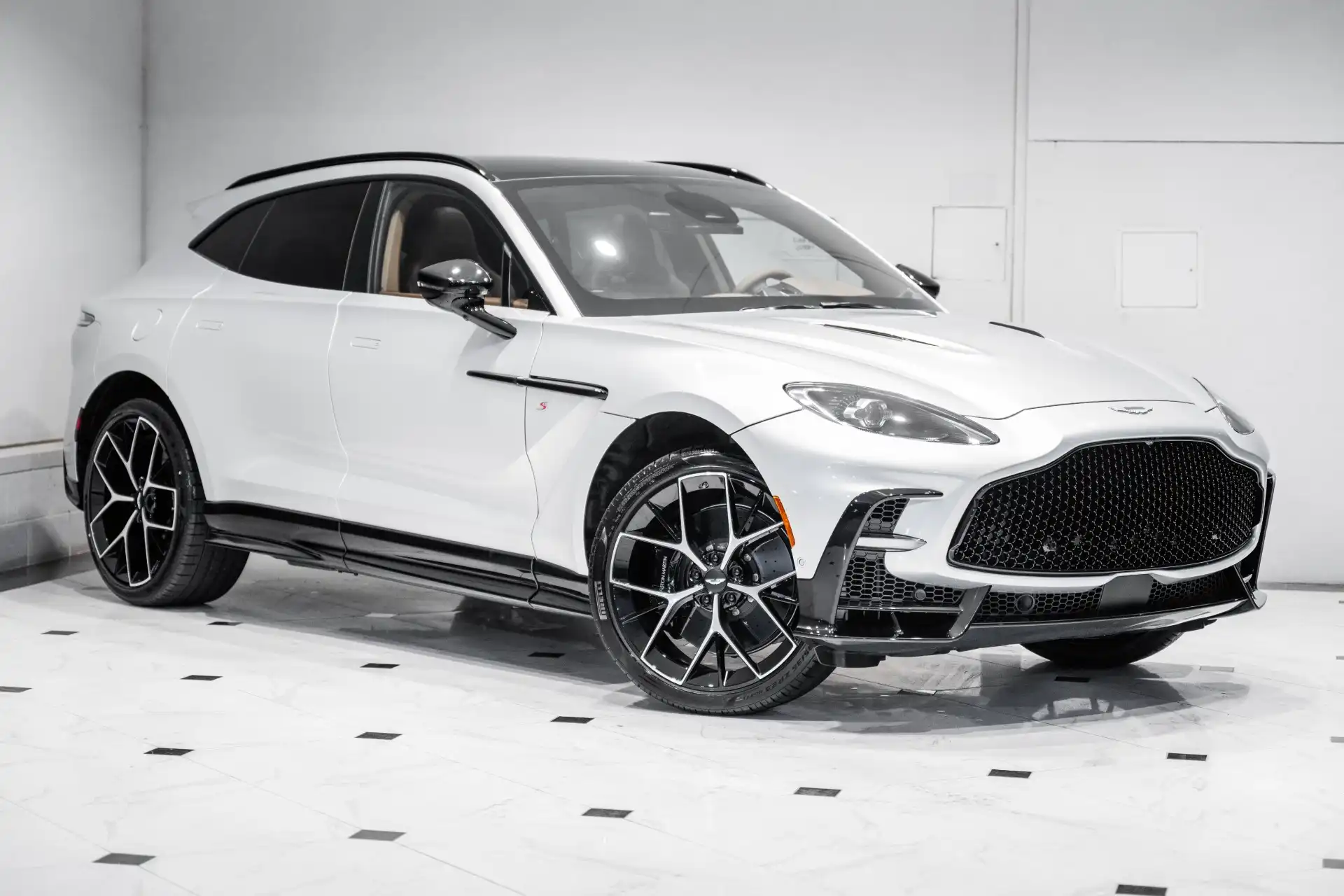 2026 Aston Martin DBX 4.0 V8 S AWD's photo