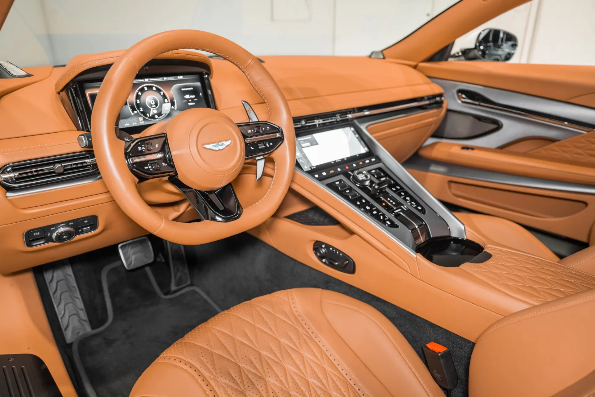 2024 Aston Martin DB12 Coupe photo 3