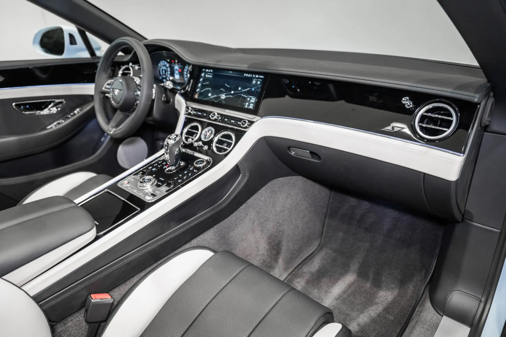2026 Bentley Continental GT undefined photo 4