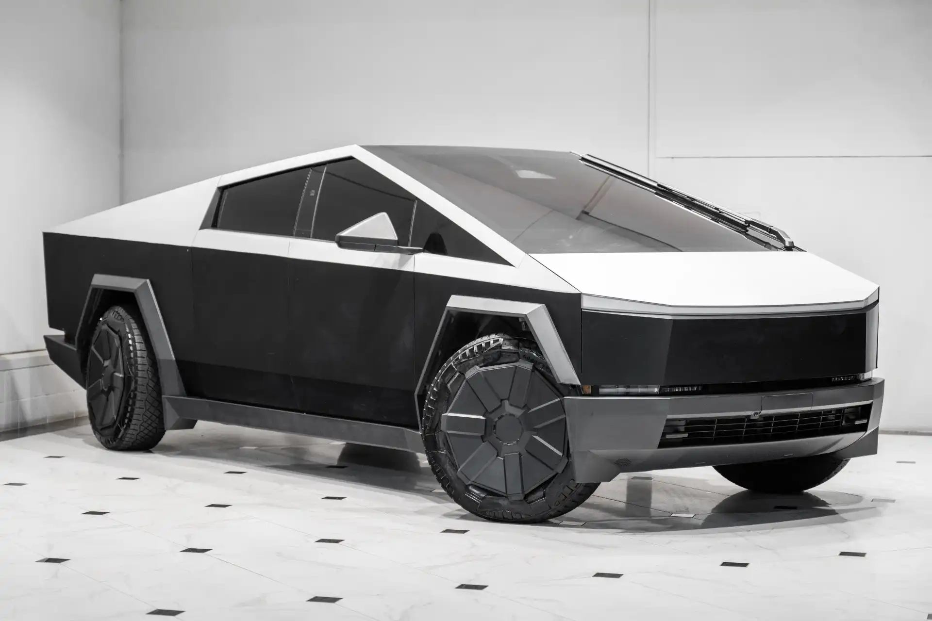 2024 Tesla Cybertruck Cyberbeast's photo