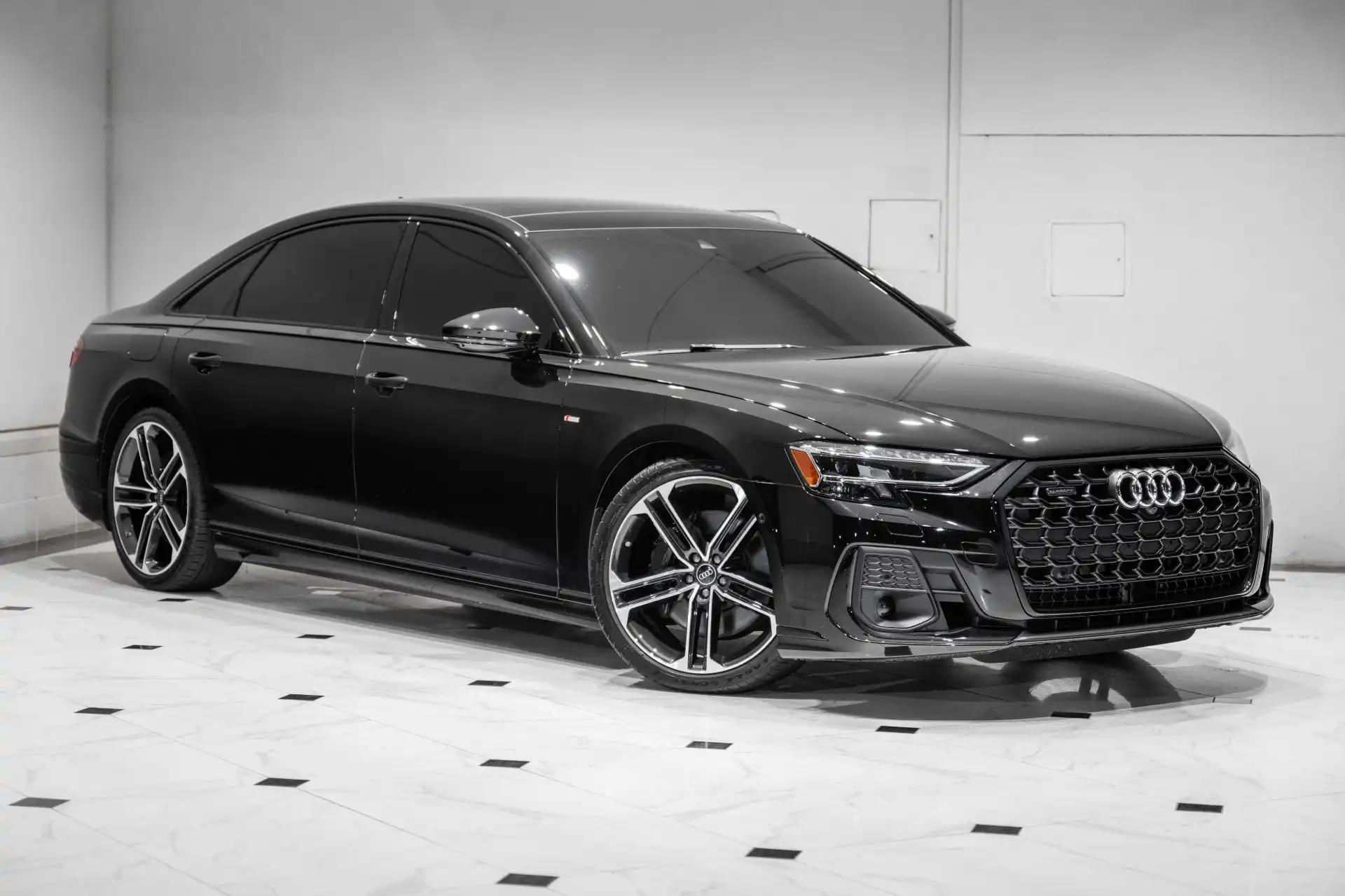 2025 Audi A8 55 TFSI L quattro Tiptronic's photo