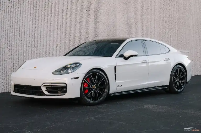 2021 Porsche Panamera GTS's photo