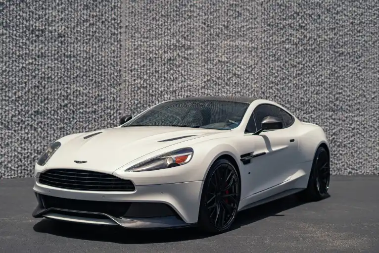 2015 Aston Martin Vanquish Vanquish Coupe's photo
