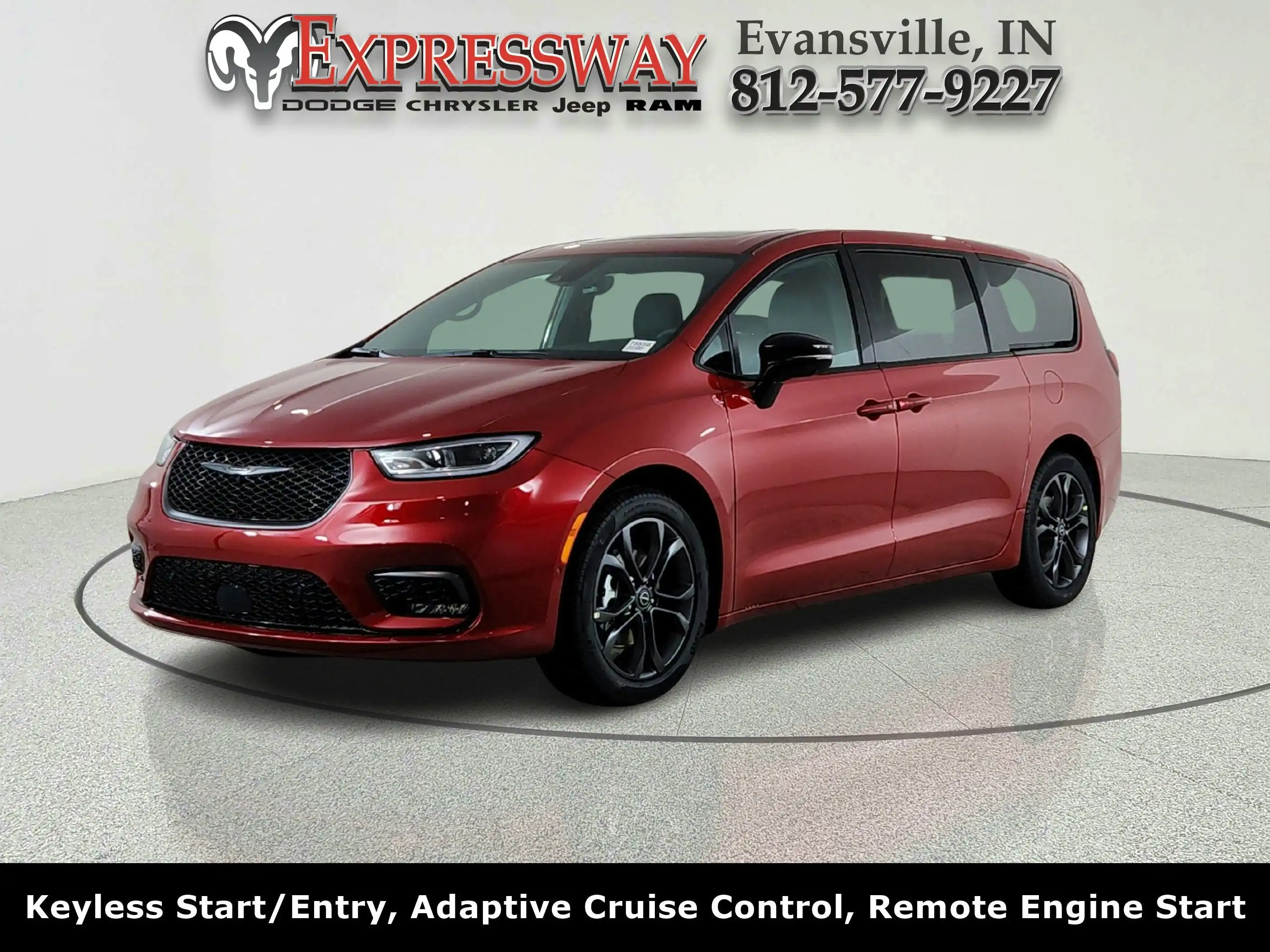 2026 Chrysler Pacifica Select's photo