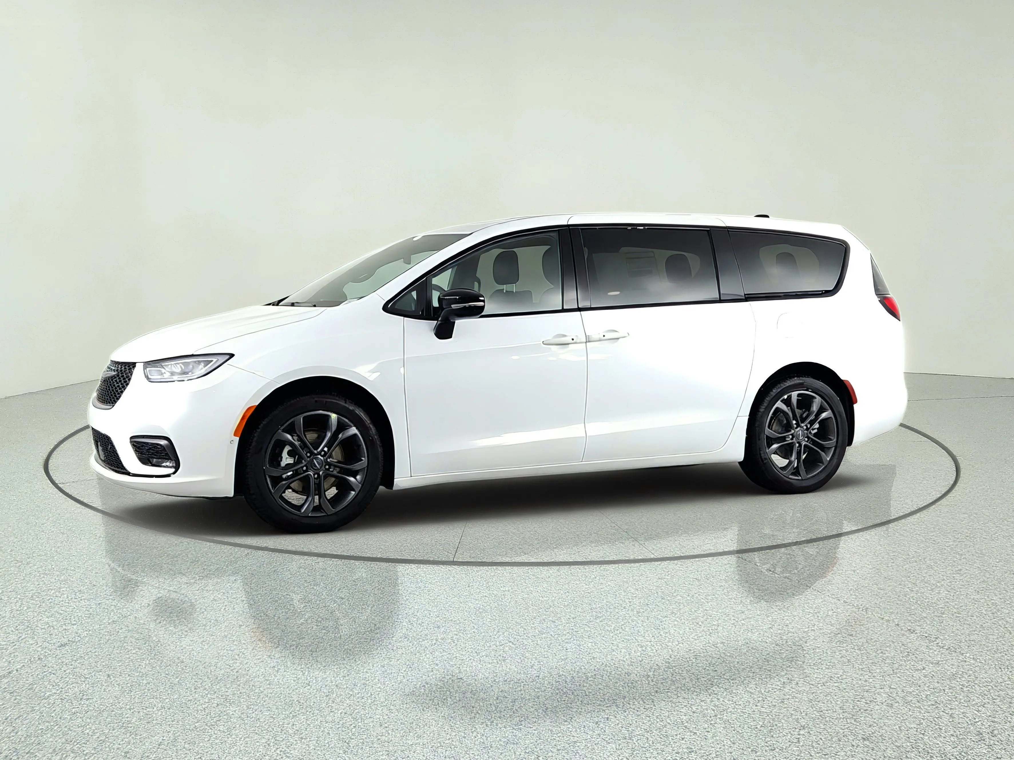 2026 Chrysler Pacifica Select photo 3