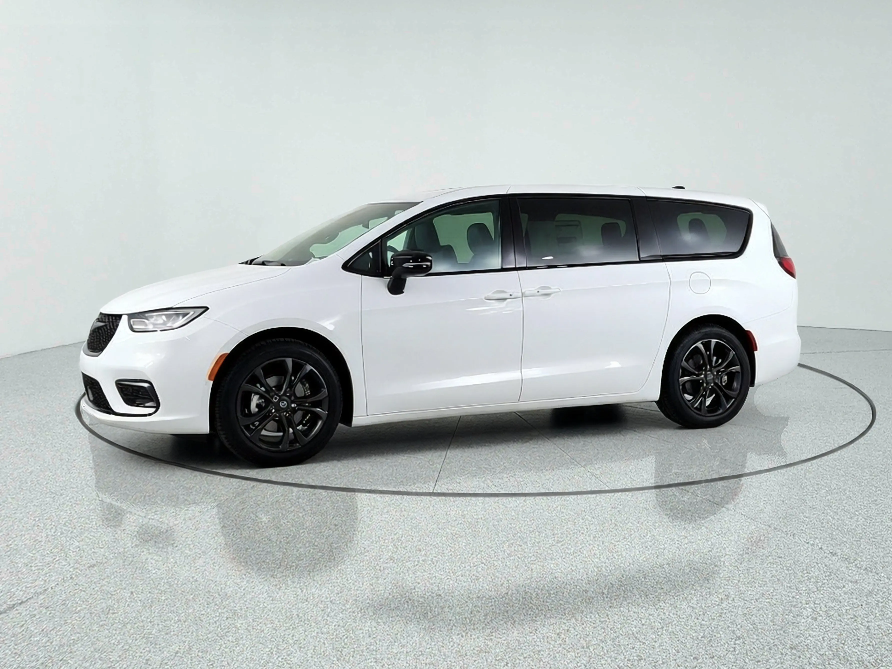 2026 Chrysler Pacifica Select photo 3
