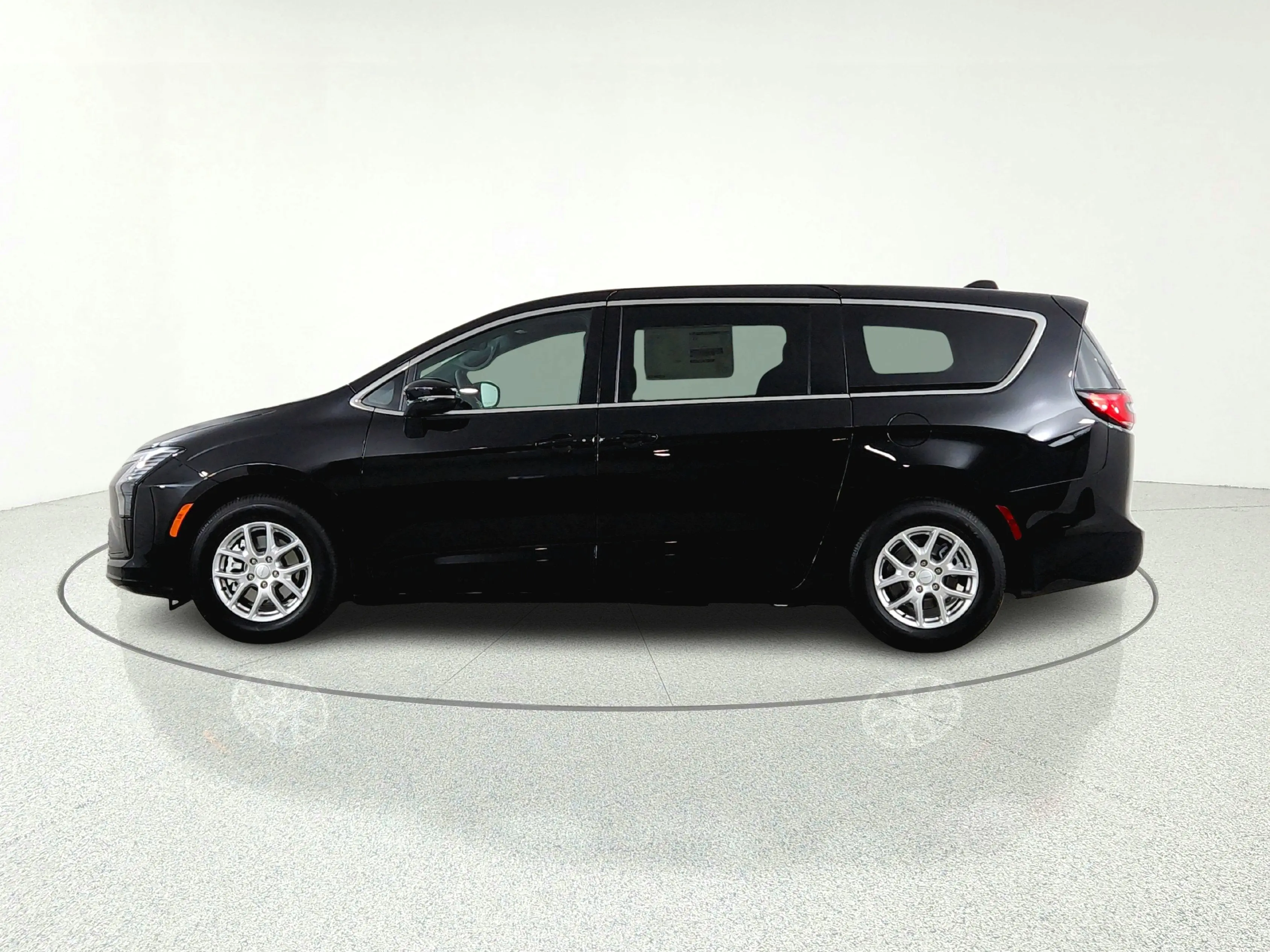 2027 Chrysler Pacifica Select photo 5