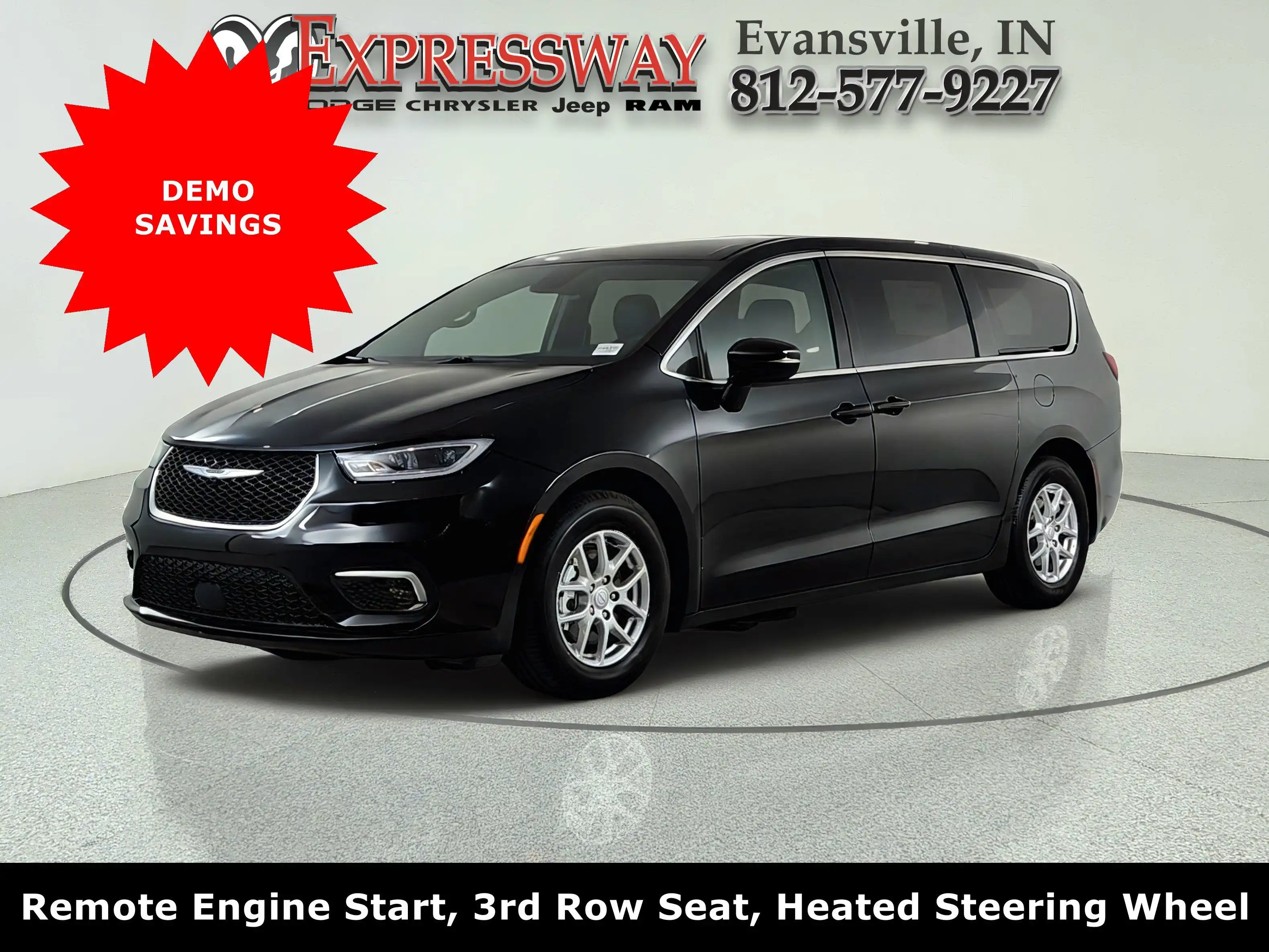 2026 Chrysler Pacifica Select's photo
