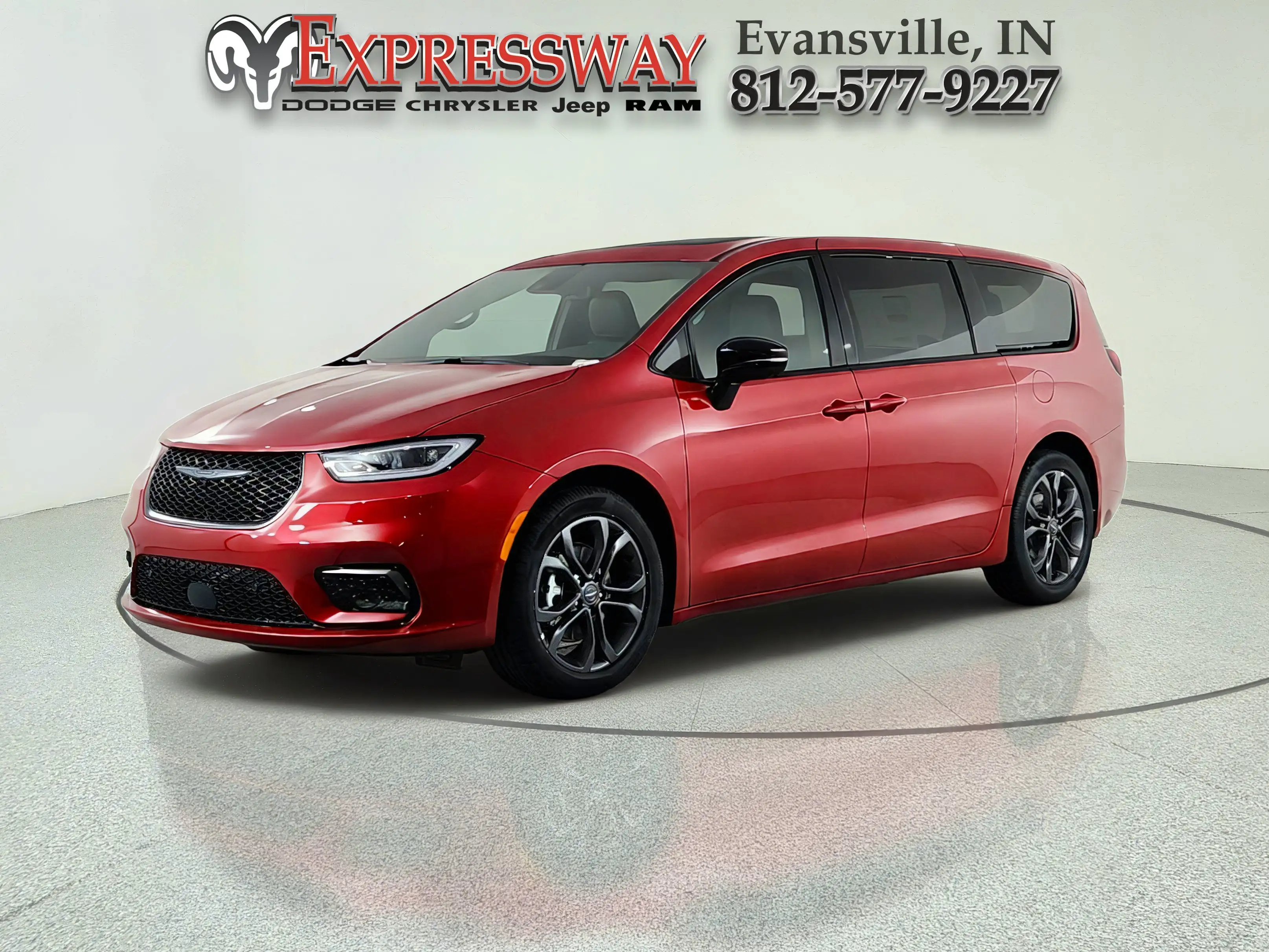 2026 Chrysler Pacifica Select's photo