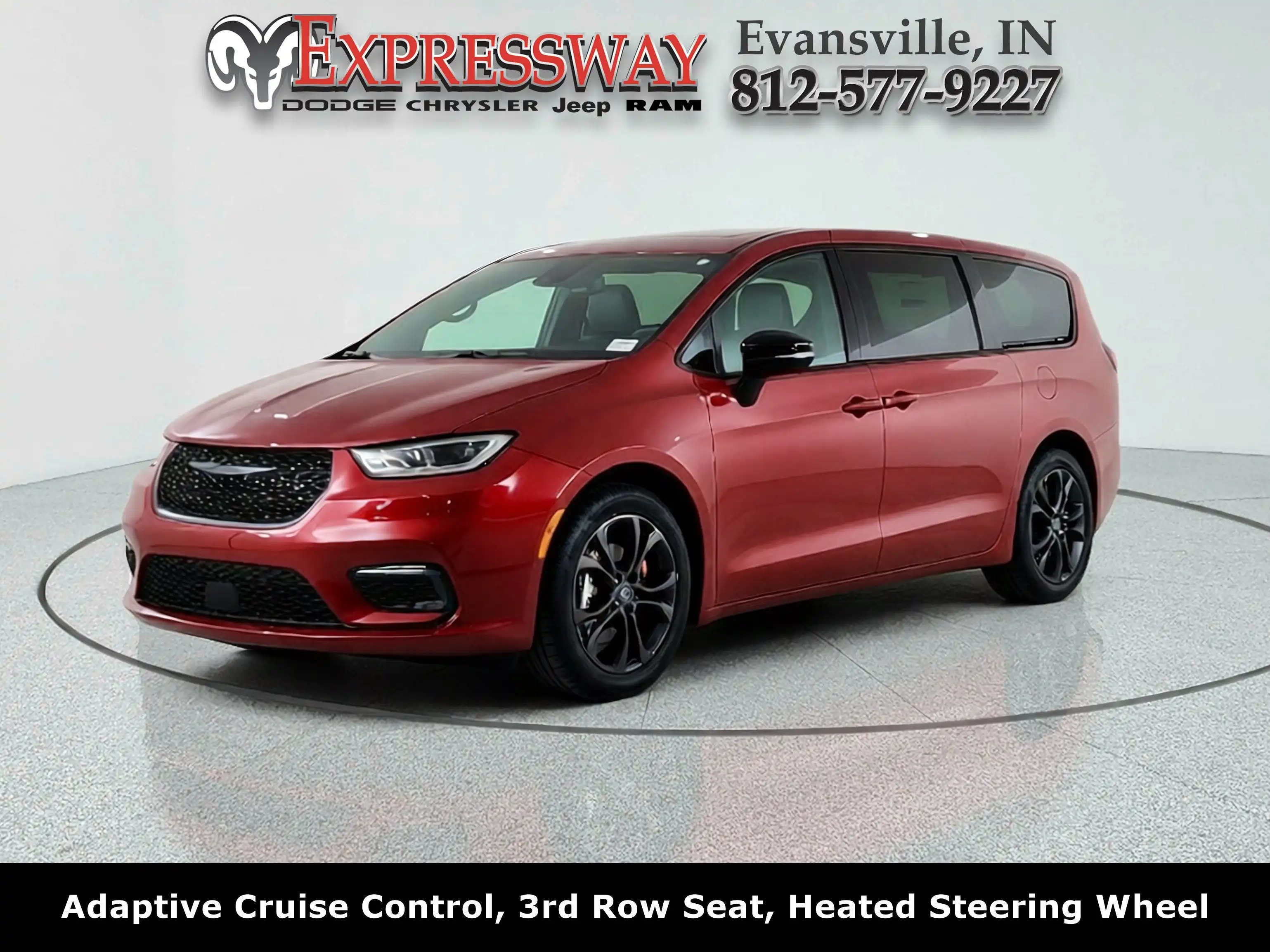 2026 Chrysler Pacifica Select's photo