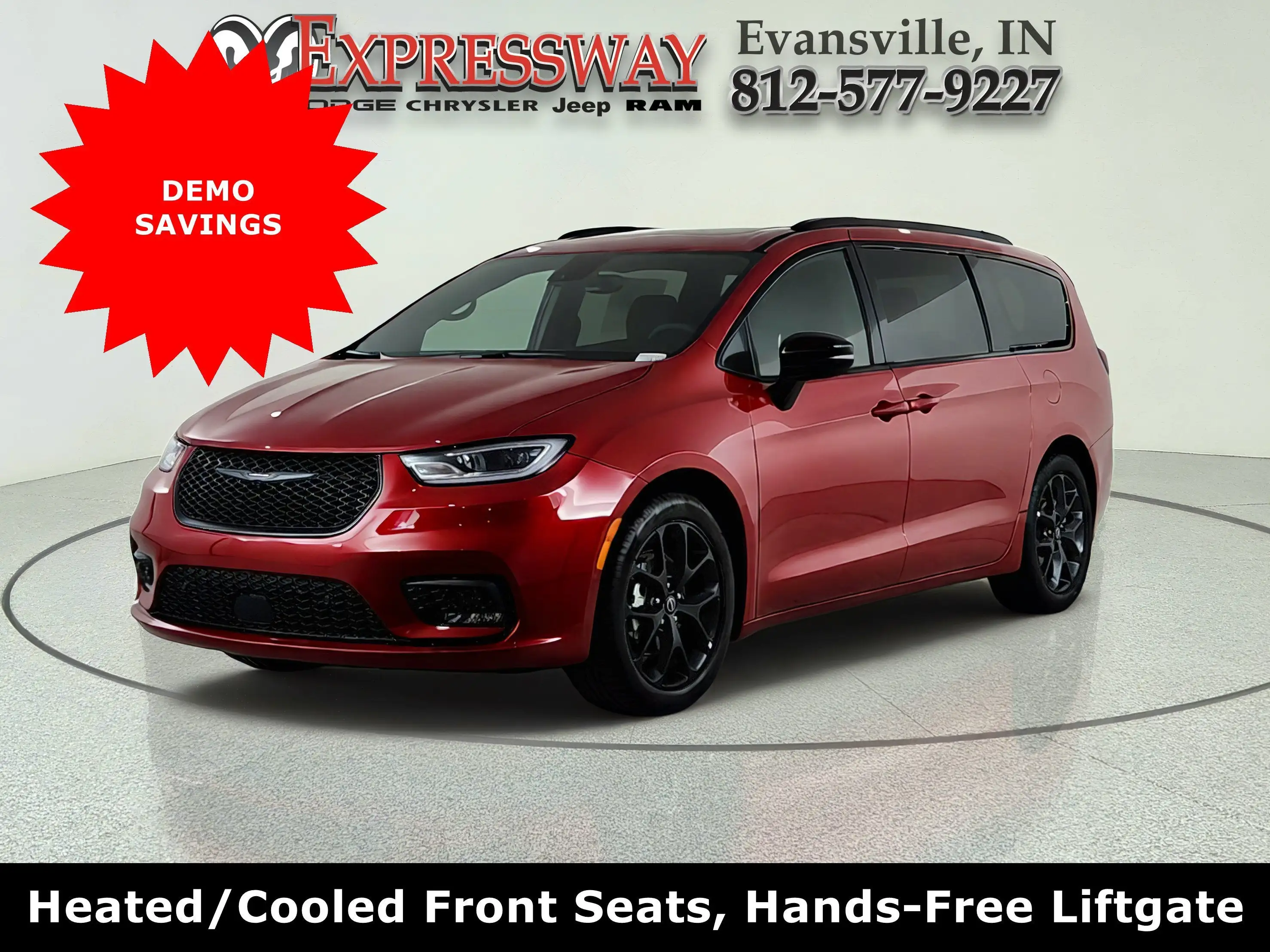 2026 Chrysler Pacifica Limited's photo