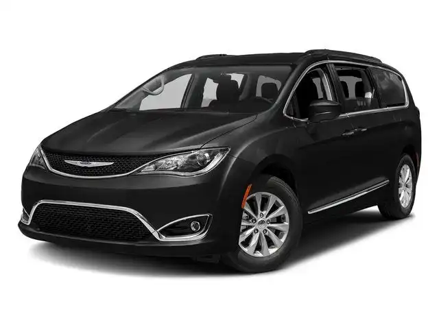 2017 Chrysler Pacifica Touring-L's photo