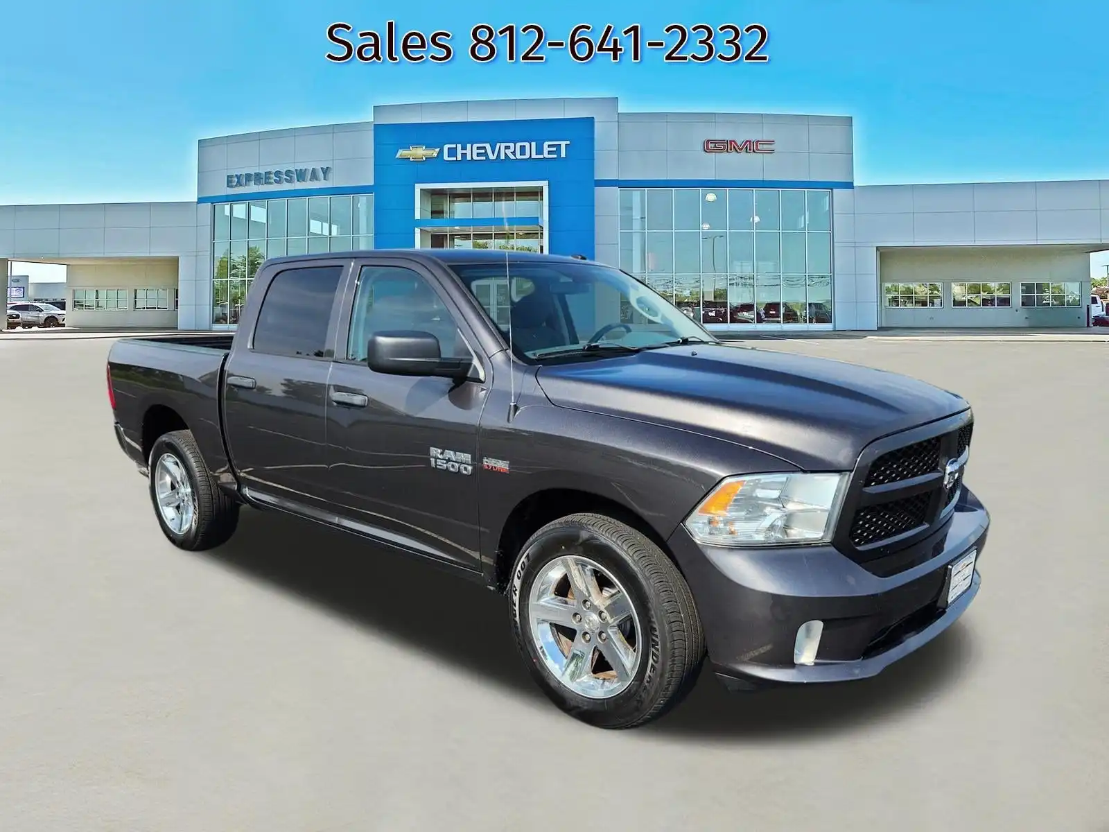 2018 RAM 1500 Express 4x4 Crew Cab 5'7's photo
