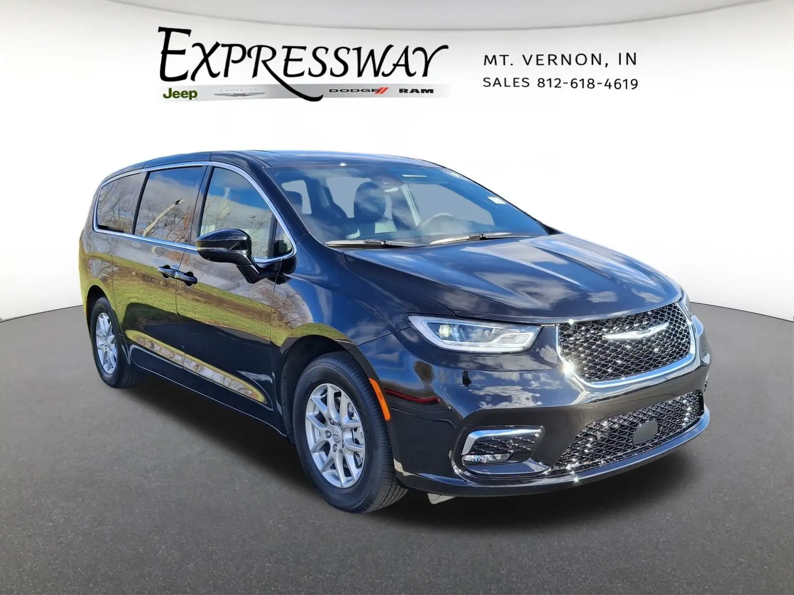 2026 Chrysler Pacifica Select photo 3