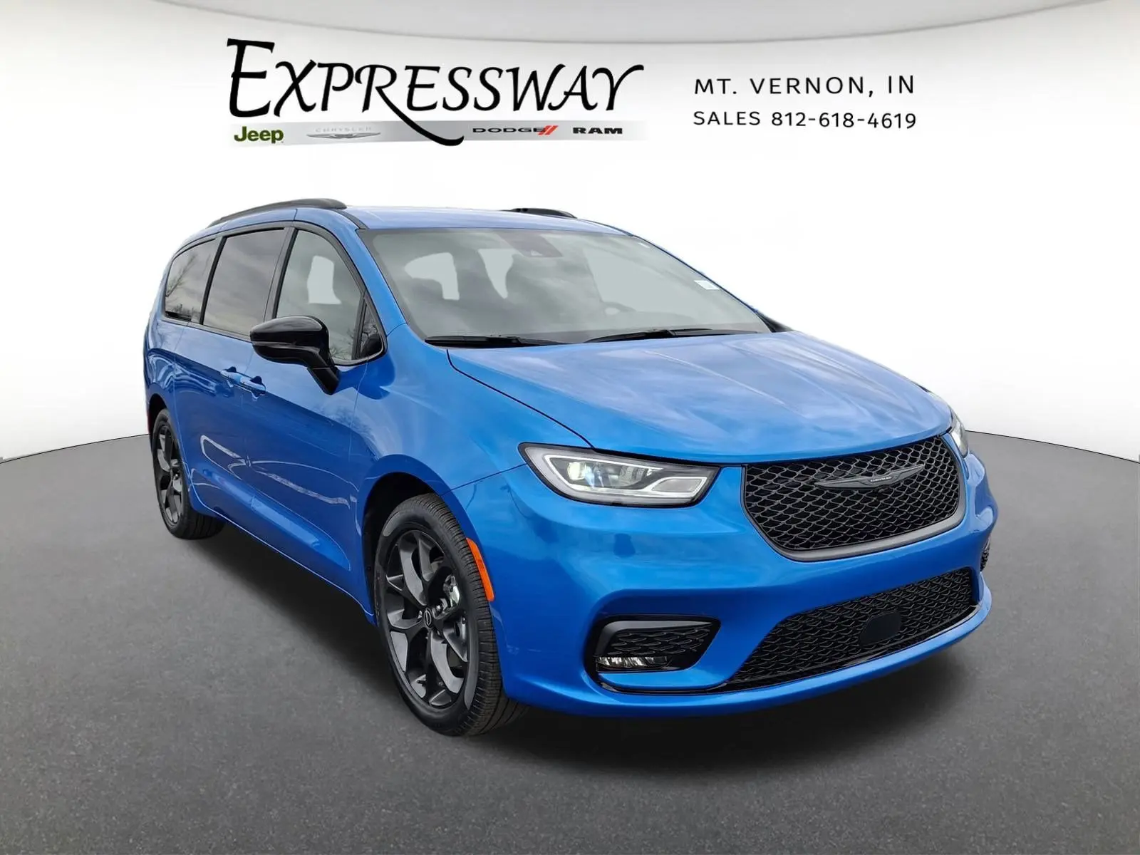 2026 Chrysler Pacifica Select photo 3