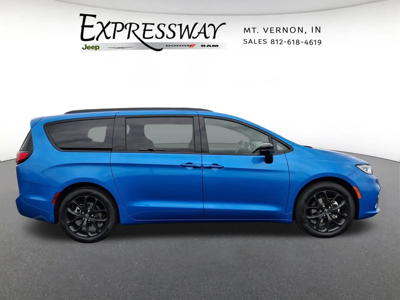 2026 Chrysler Pacifica Select photo 4