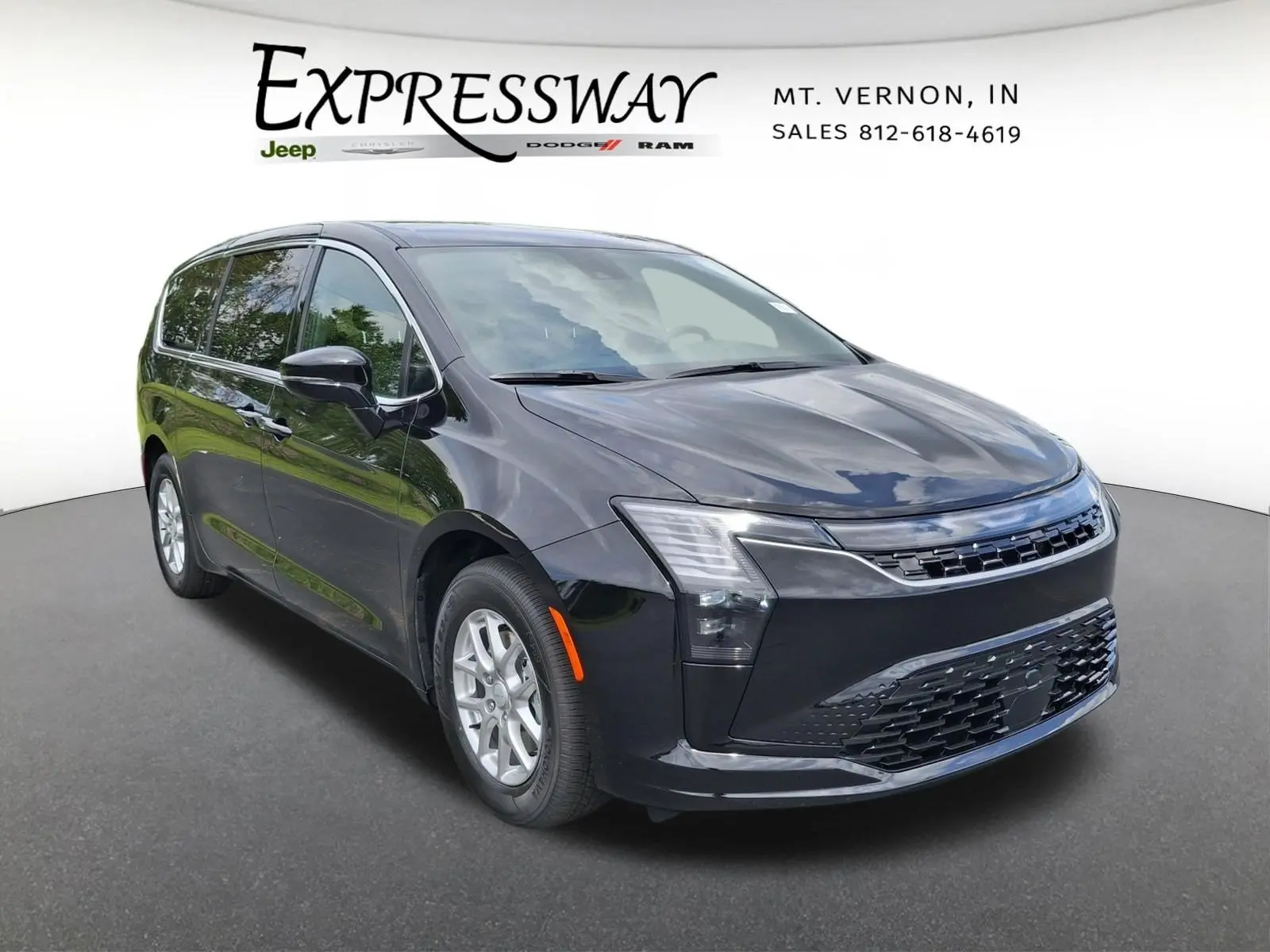 2027 Chrysler Pacifica Select photo 3