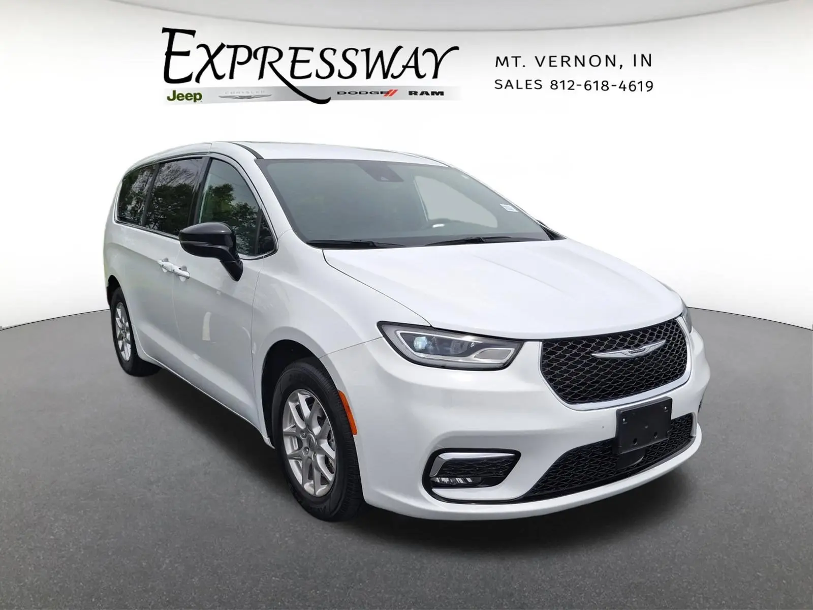 2025 Chrysler Pacifica Select photo 3