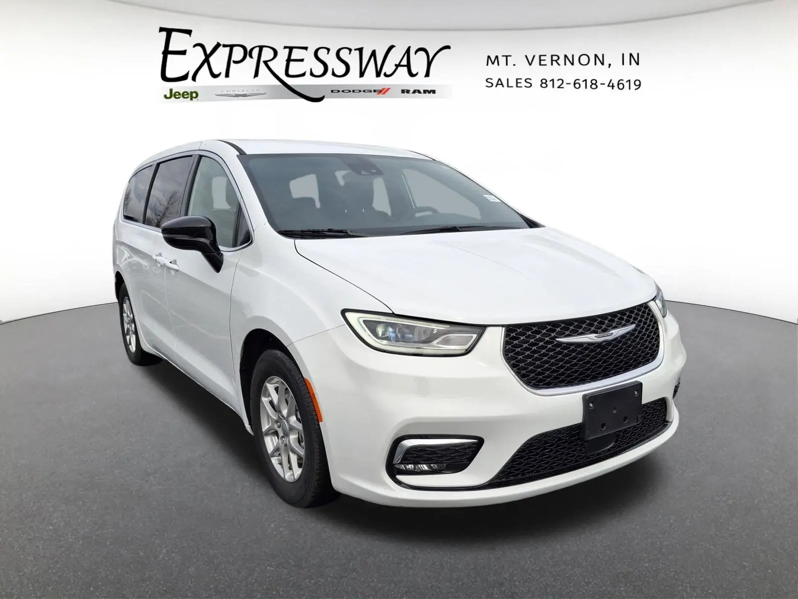 2025 Chrysler Pacifica Select photo 3