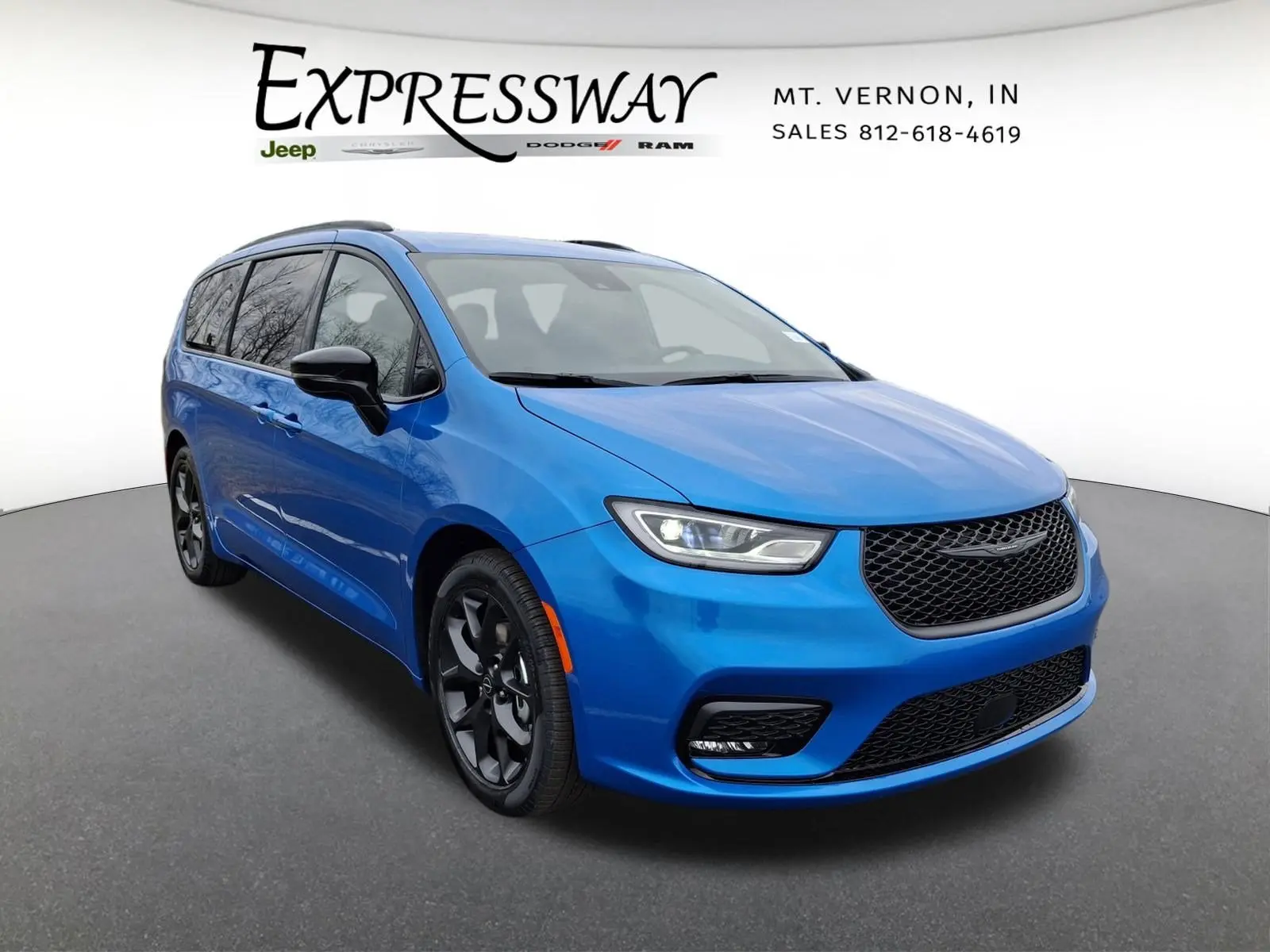 2026 Chrysler Pacifica Select photo 3