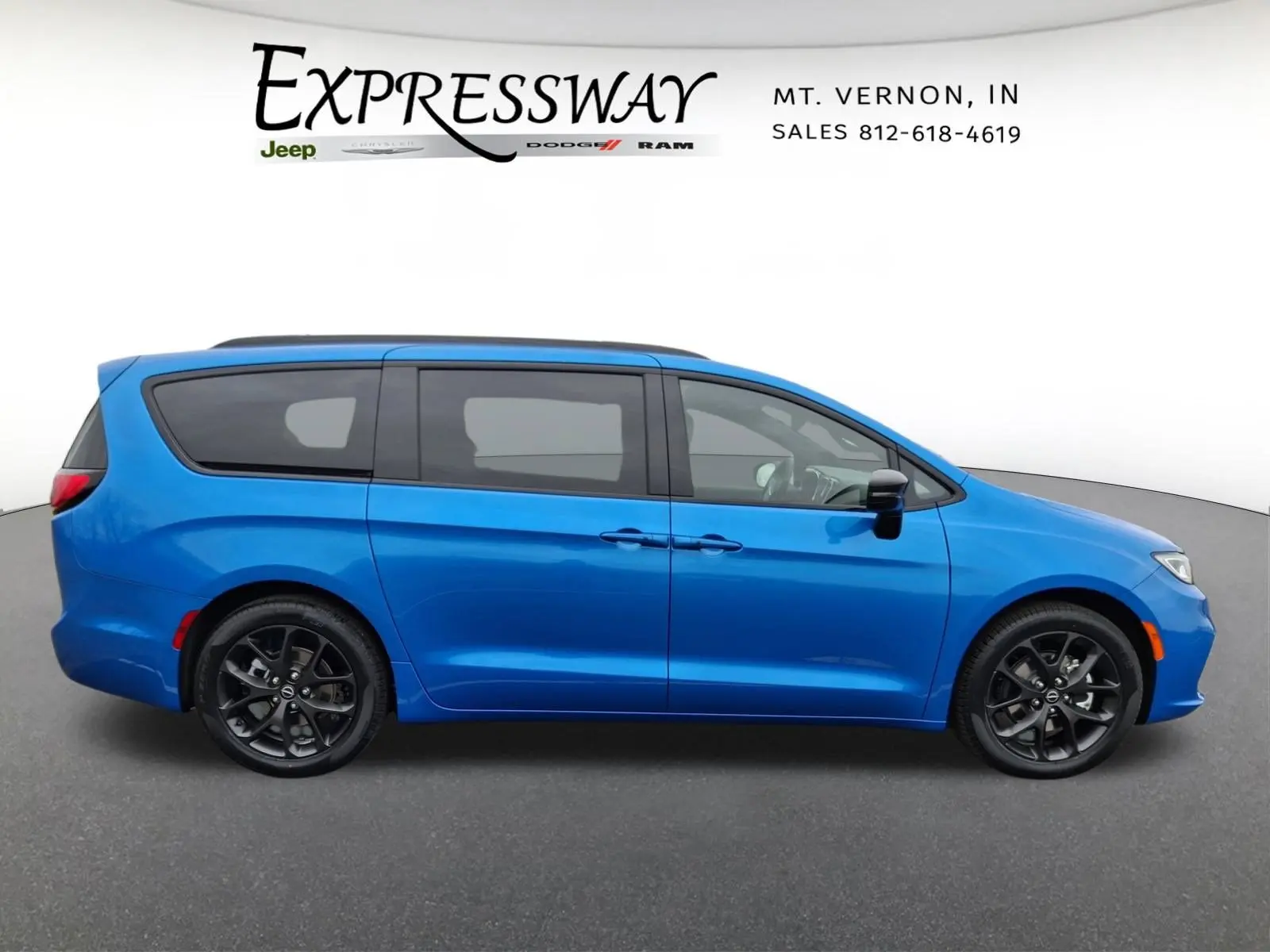 2026 Chrysler Pacifica Select photo 4