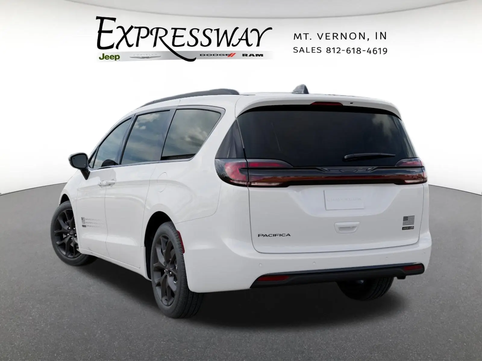 2027 Chrysler Pacifica Select photo 3
