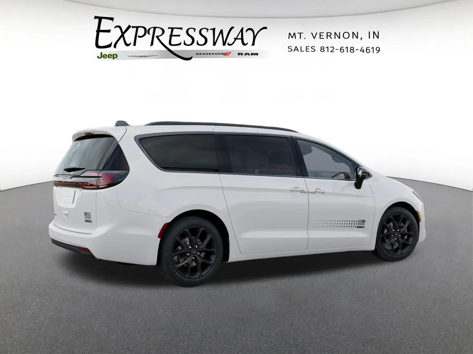 2027 Chrysler Pacifica Select photo 4