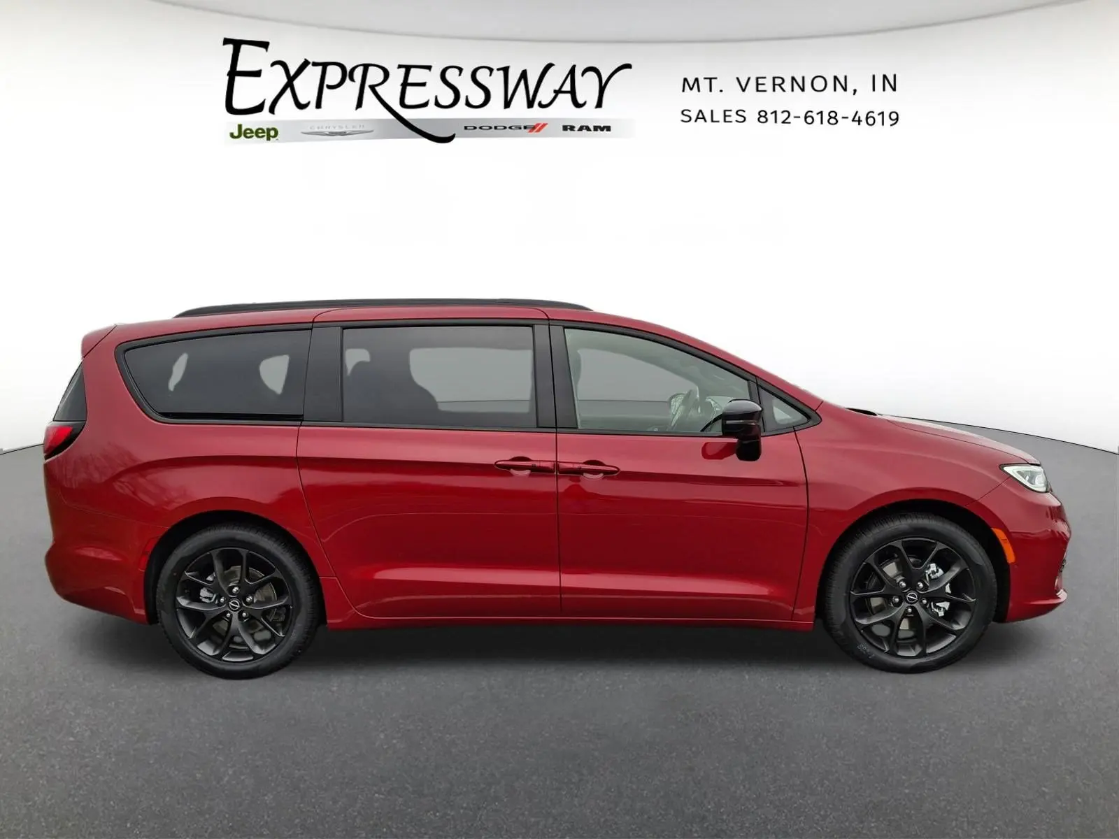 2026 Chrysler Pacifica Limited photo 4