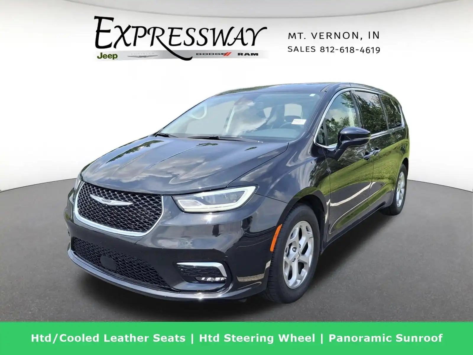 2024 Chrysler Pacifica Limited's photo