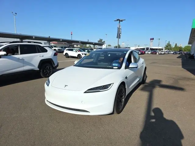 2024 Tesla Model 3 Base photo 3
