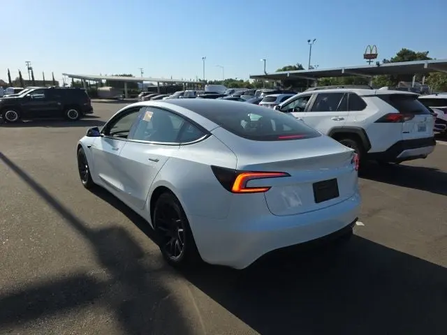 2024 Tesla Model 3 Base photo 4