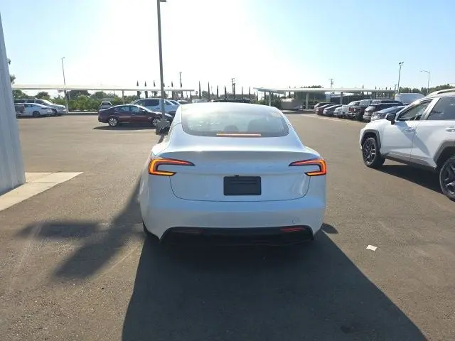 2024 Tesla Model 3 Base photo 5